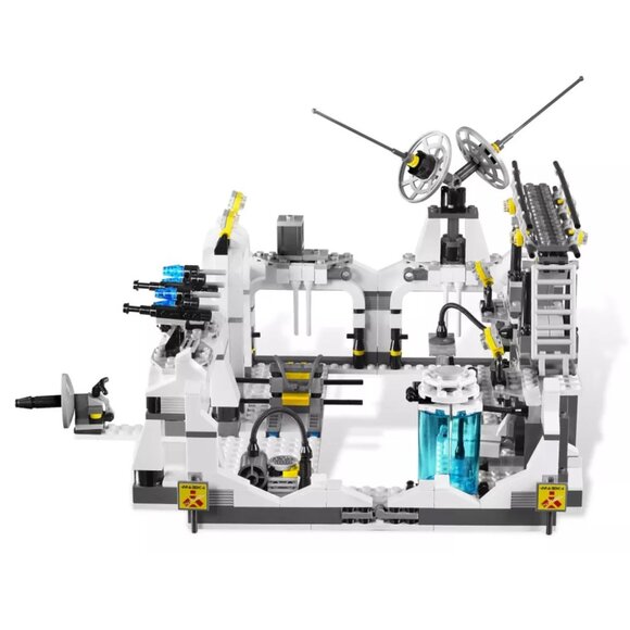 Lego 7879 Hoth Echo Base w/ 2 Minifigures, Tauntaun & both Manuals - Picture 2 of 9